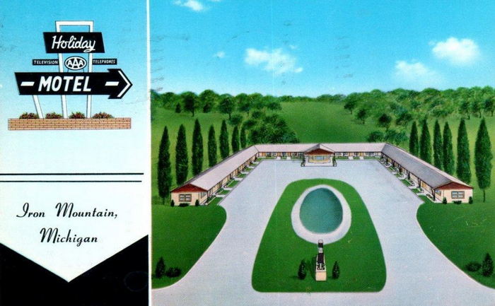 Holiday Motel (Econo Lodge Inn & Suites) - Vintage Postcard 5